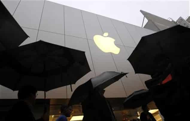 apple-ceo-talks-big